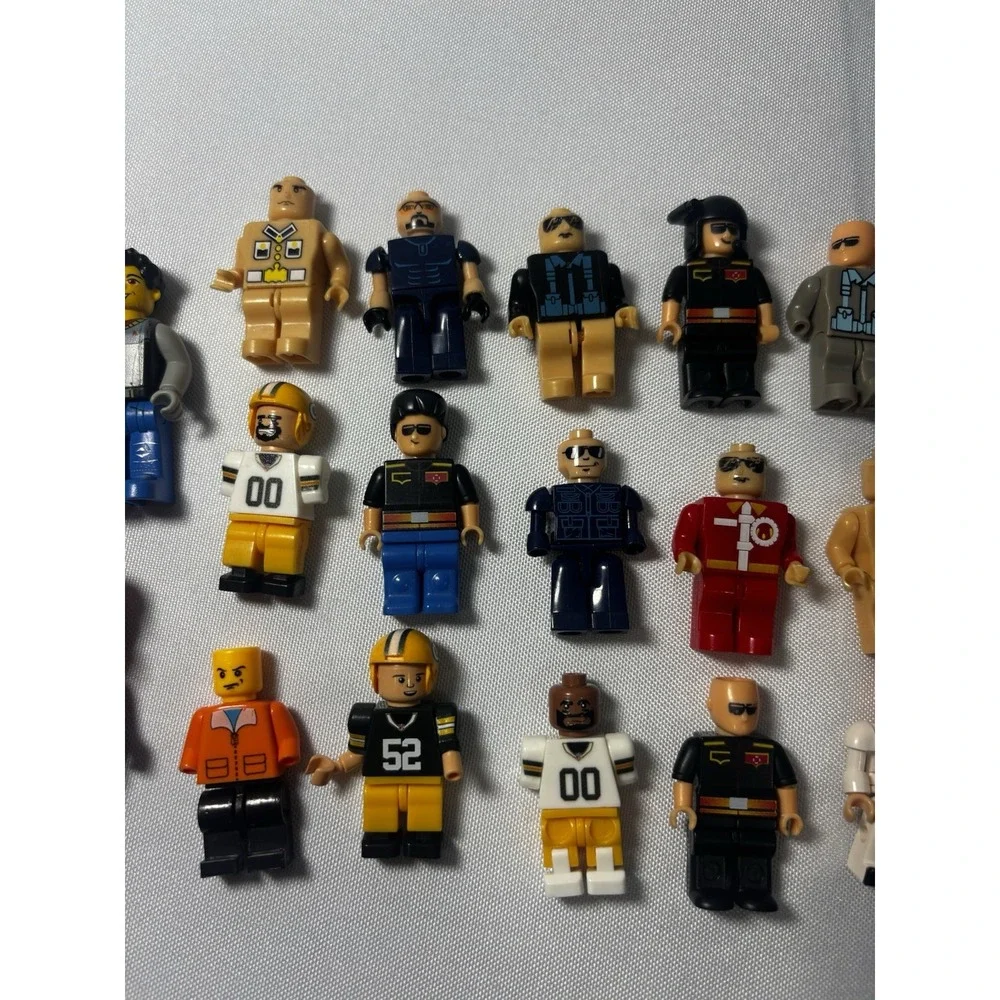 Lot Of 21 Lego Minifigure People-Football,Mario, Halo,Captain,Not All‎ Complete - Picture 3 of 5